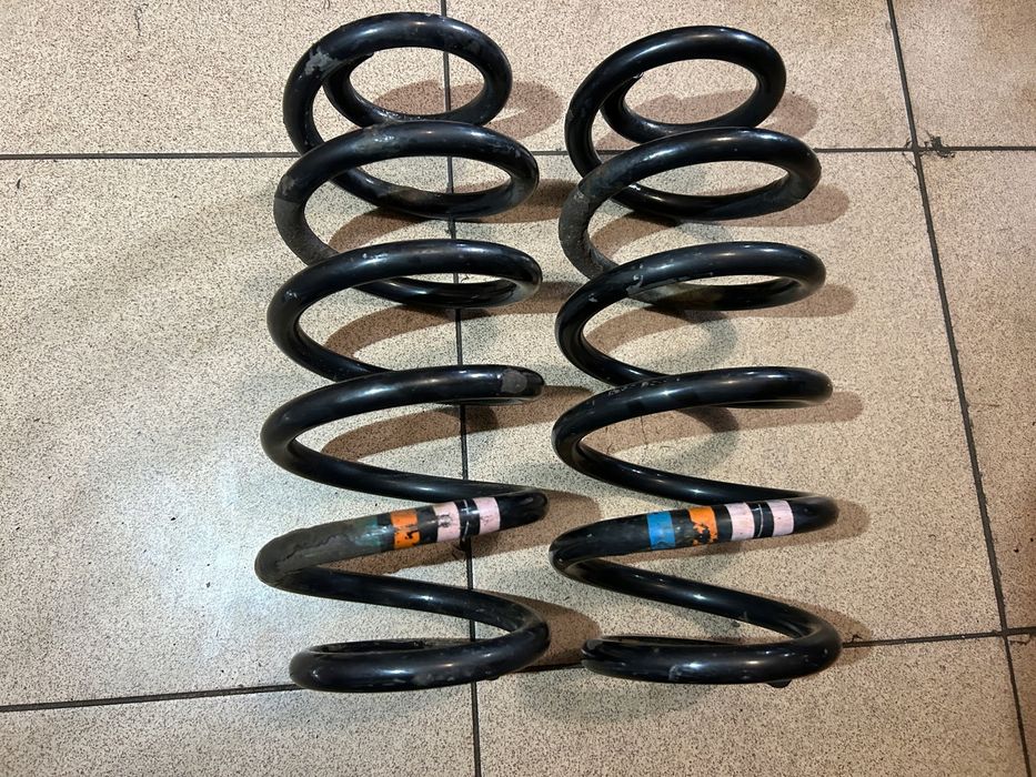 Sprężyna sprężyny przód Audi A4 B6 V6 Automat Komplet