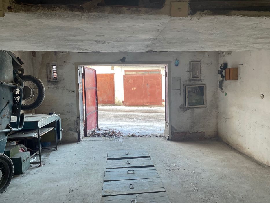 Гараж на 2 авто правильної форми Сокіл Єрошенка