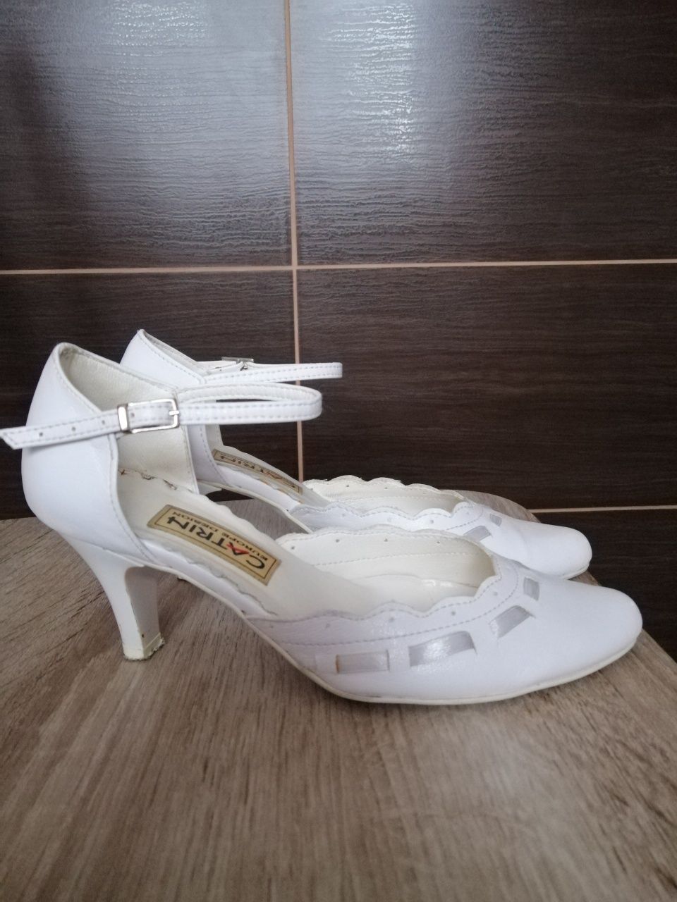 Buty ślubne białe