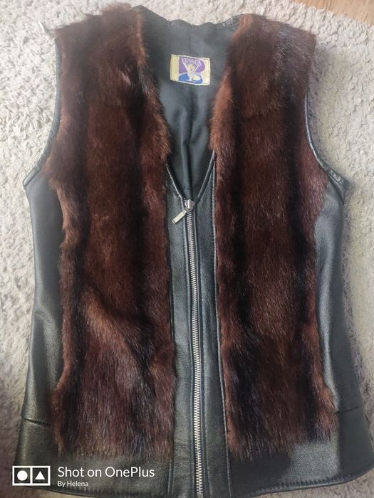 Шкіряна жилетка з хутром