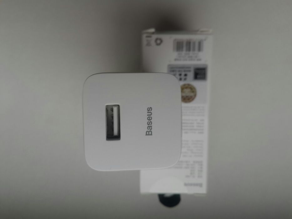 Быстрая зарядка Quick charge 3.0 Baseus 24 Вт.