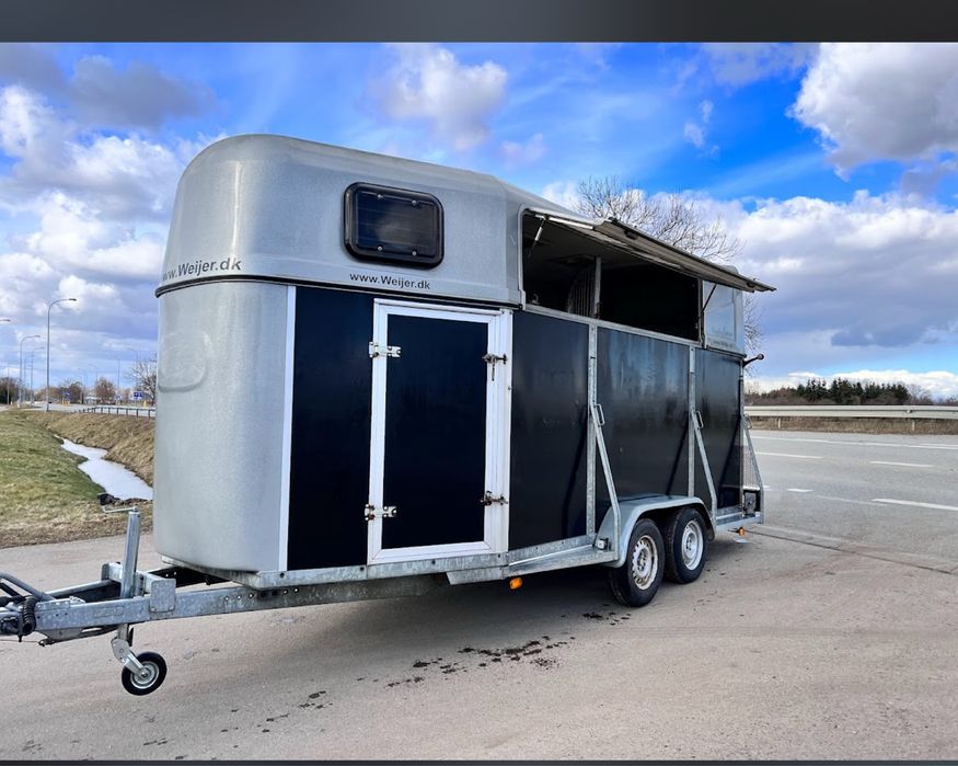 Wynajem przyczep dla koni  1000kgDMC na kat B  Solnica Gdansk Elblag