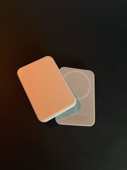 Air pods , smart watch e magsafe !!