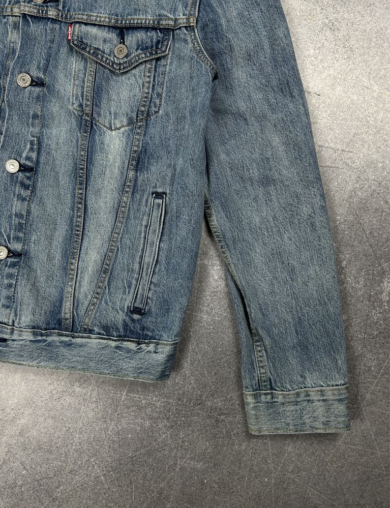 Levis Premium (M) джинсова куртка джинсовка блакитна оригінал