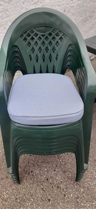 Mesa e cadeiras de jardim