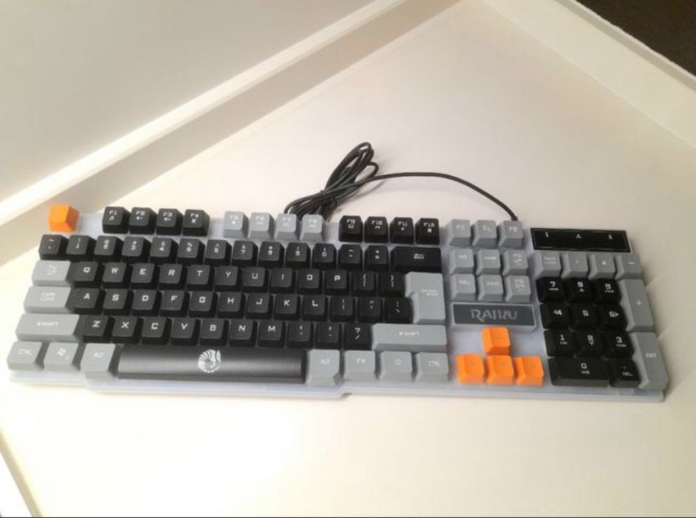 Teclado com iluminação colorida Raiku-Wired