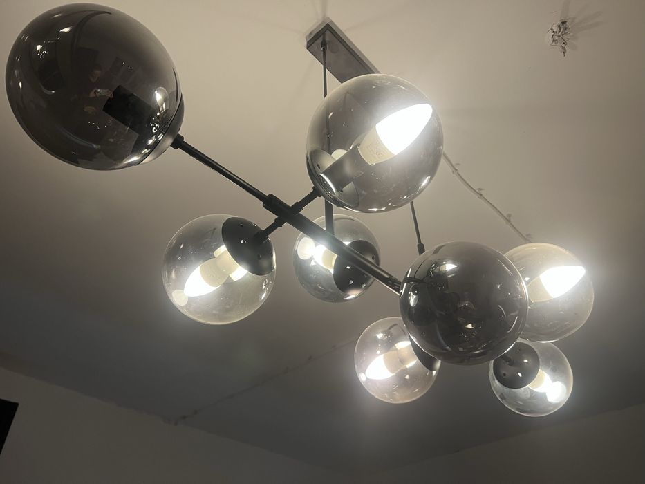 Lampa wisząca na 8 żarówek