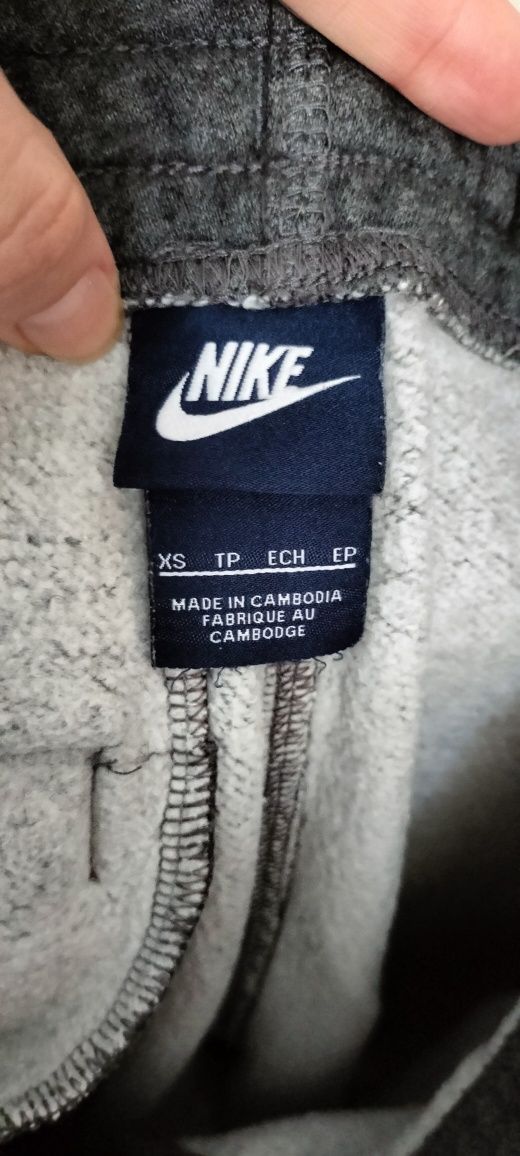 Спортивні штани на флісі,Nike