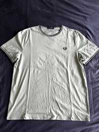 T-shirt Fred Perry tamanho L nova ainda com etiqueta