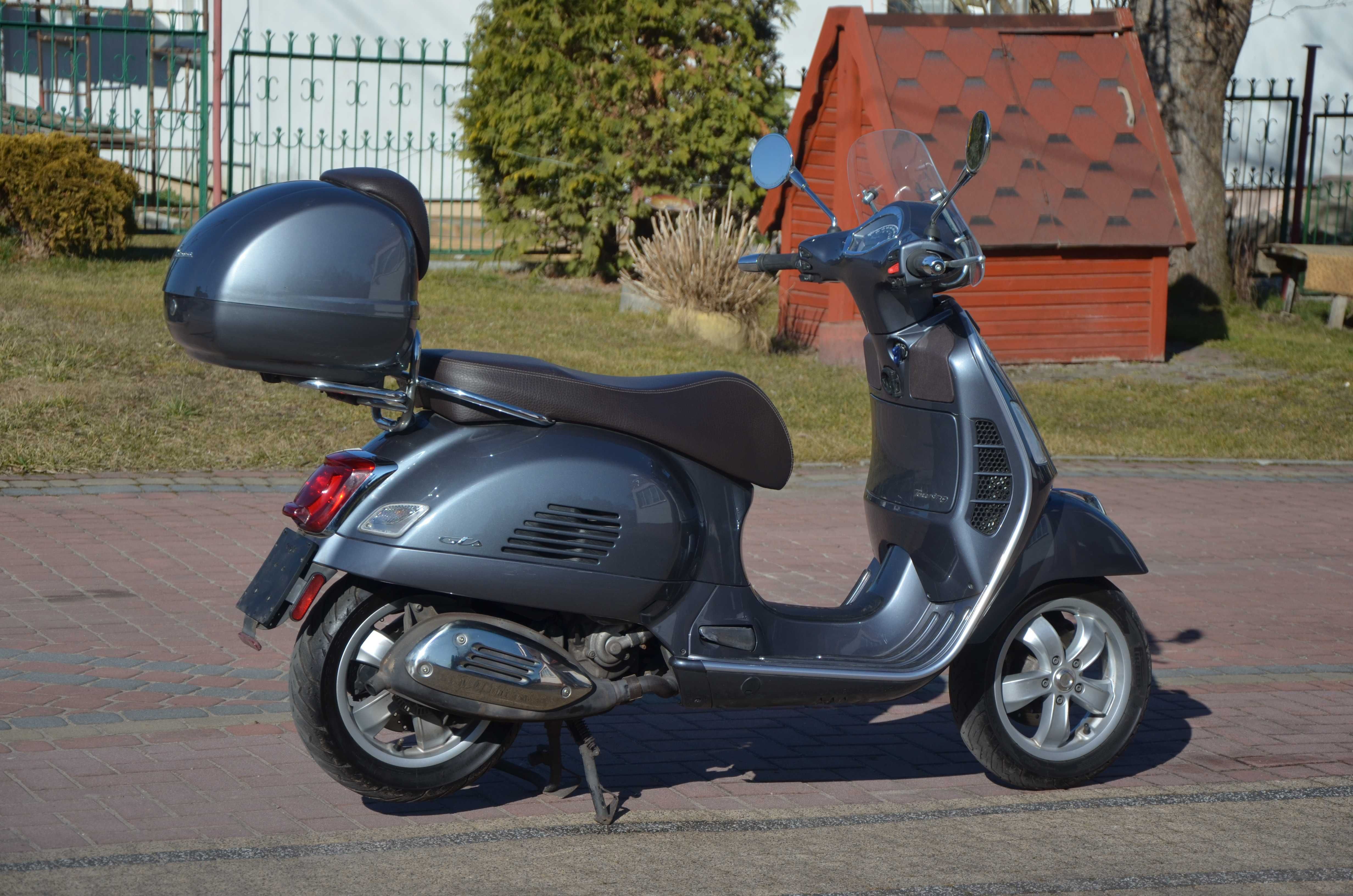 vespa piaggio gts 300 rok 2021