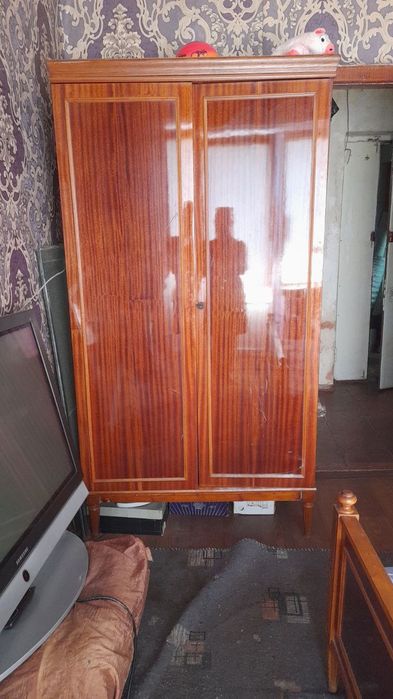 Продам спальню б/у у гарному стані