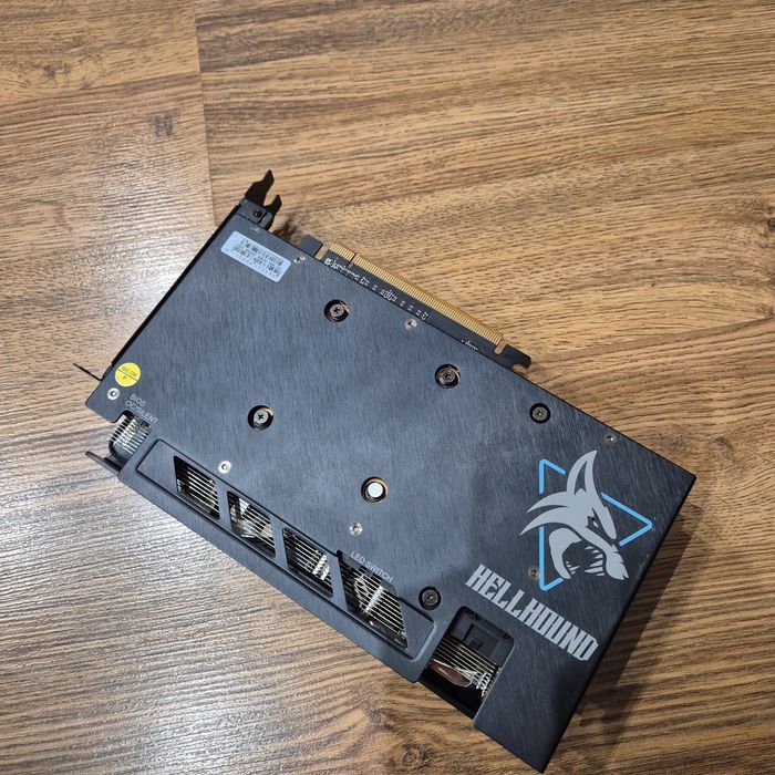 AMD RX6600XT OC Hellhound PowerColor 8GB mocniejsza od RTX3060