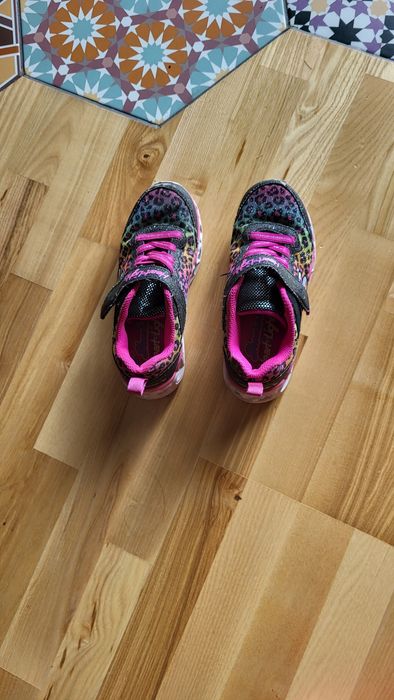 Buty Skechers heart lights świeciące rozmiar 28