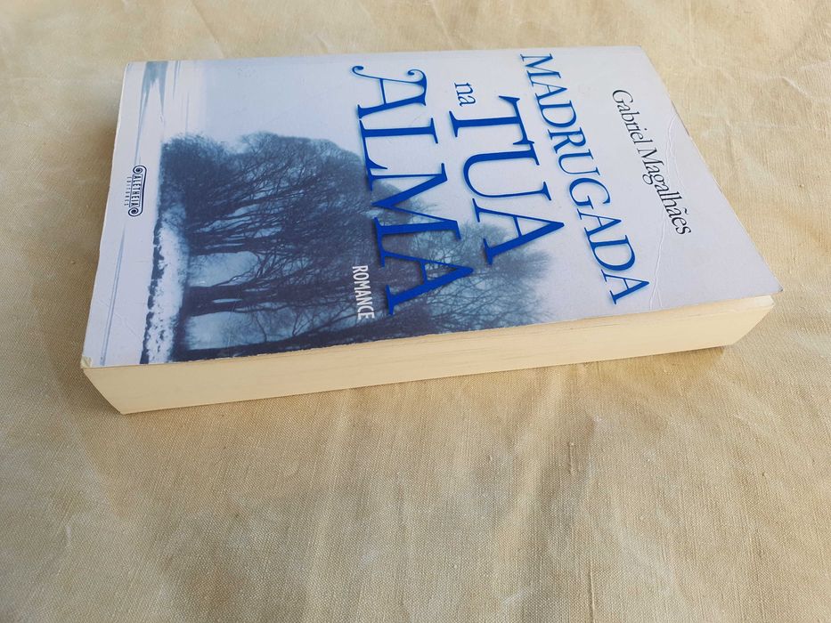 Conjunto de dois livros usados de Ondjáki e Gabriel Magalhães
