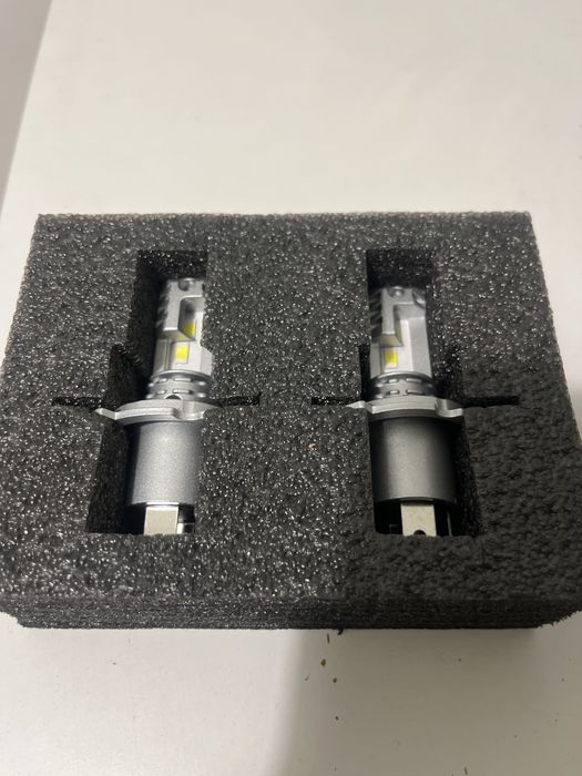 Żarówki LED H4 .