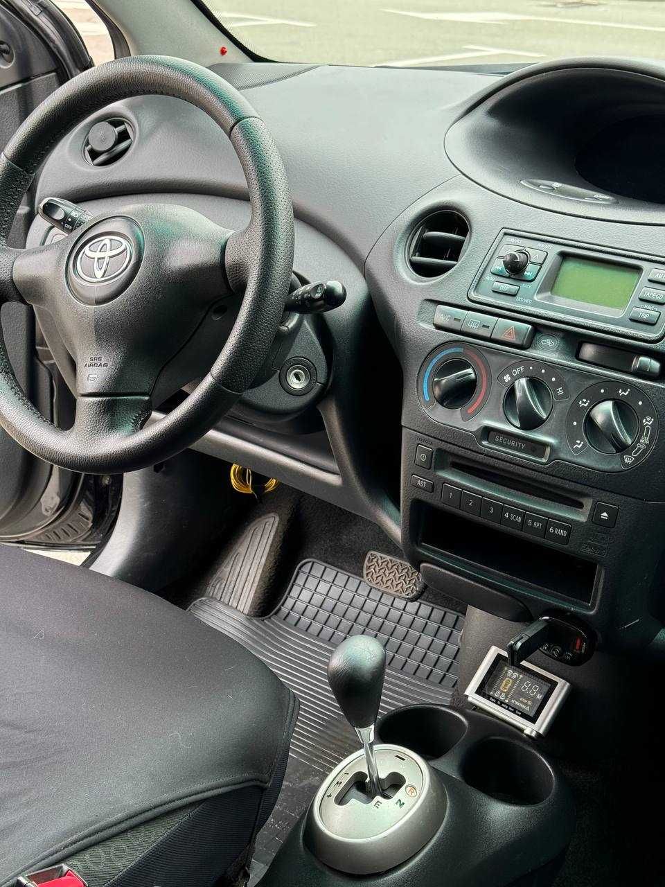 Toyota Yaris 2004