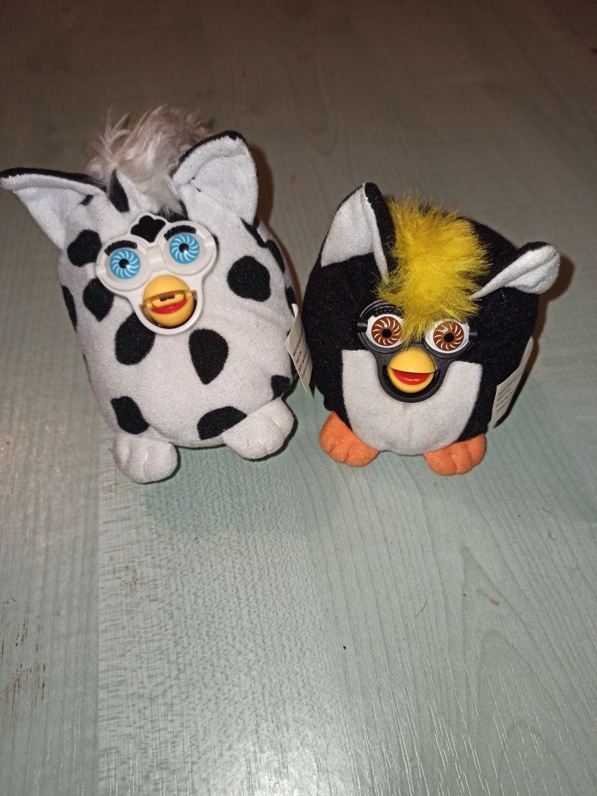 2 sztuki Furby Tiger Electronics 2000 rok McDonald's