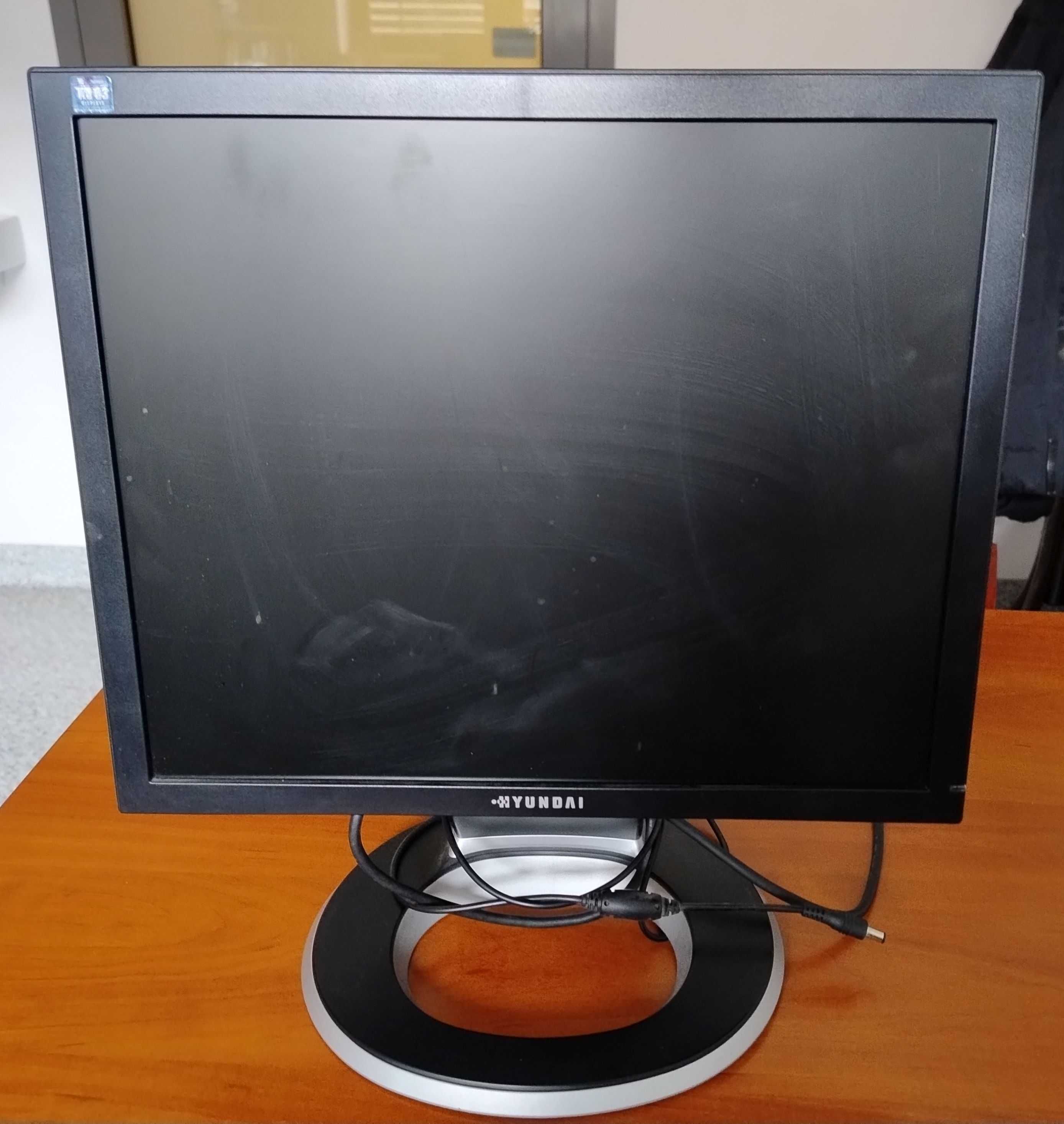 Monitor 17” Hyundai B70D