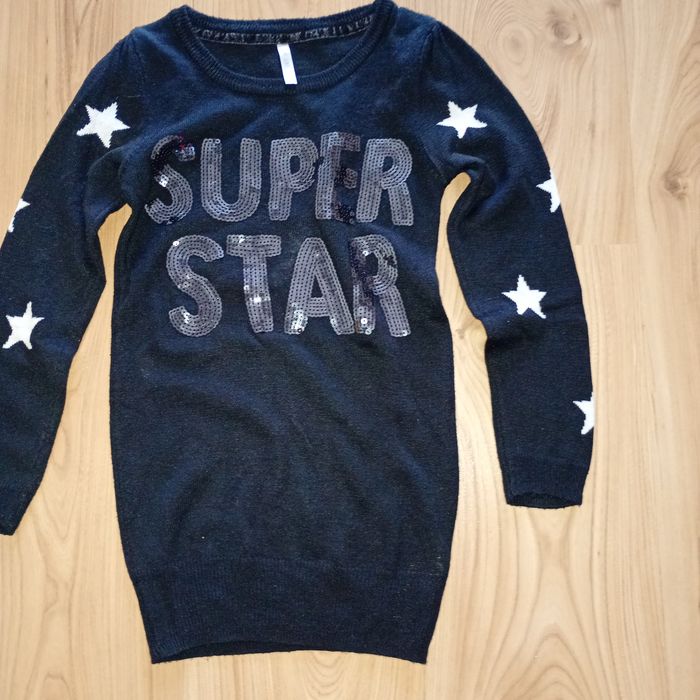 Dłuższy sweterek 128