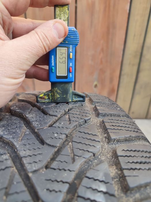 Dwie opony Lassa Competus Winter2 225/60/17 99H