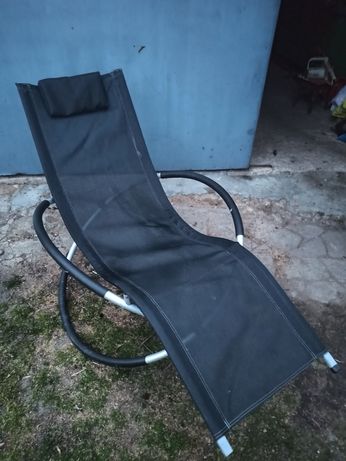 Czarny leżak / fotel ogrodowy