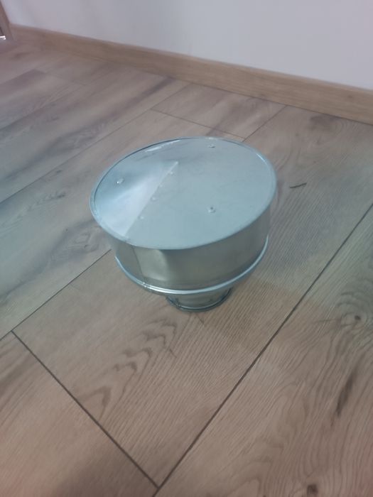 Wywietrzak komin dachowy metalowy nowy lekkie wgniecenia