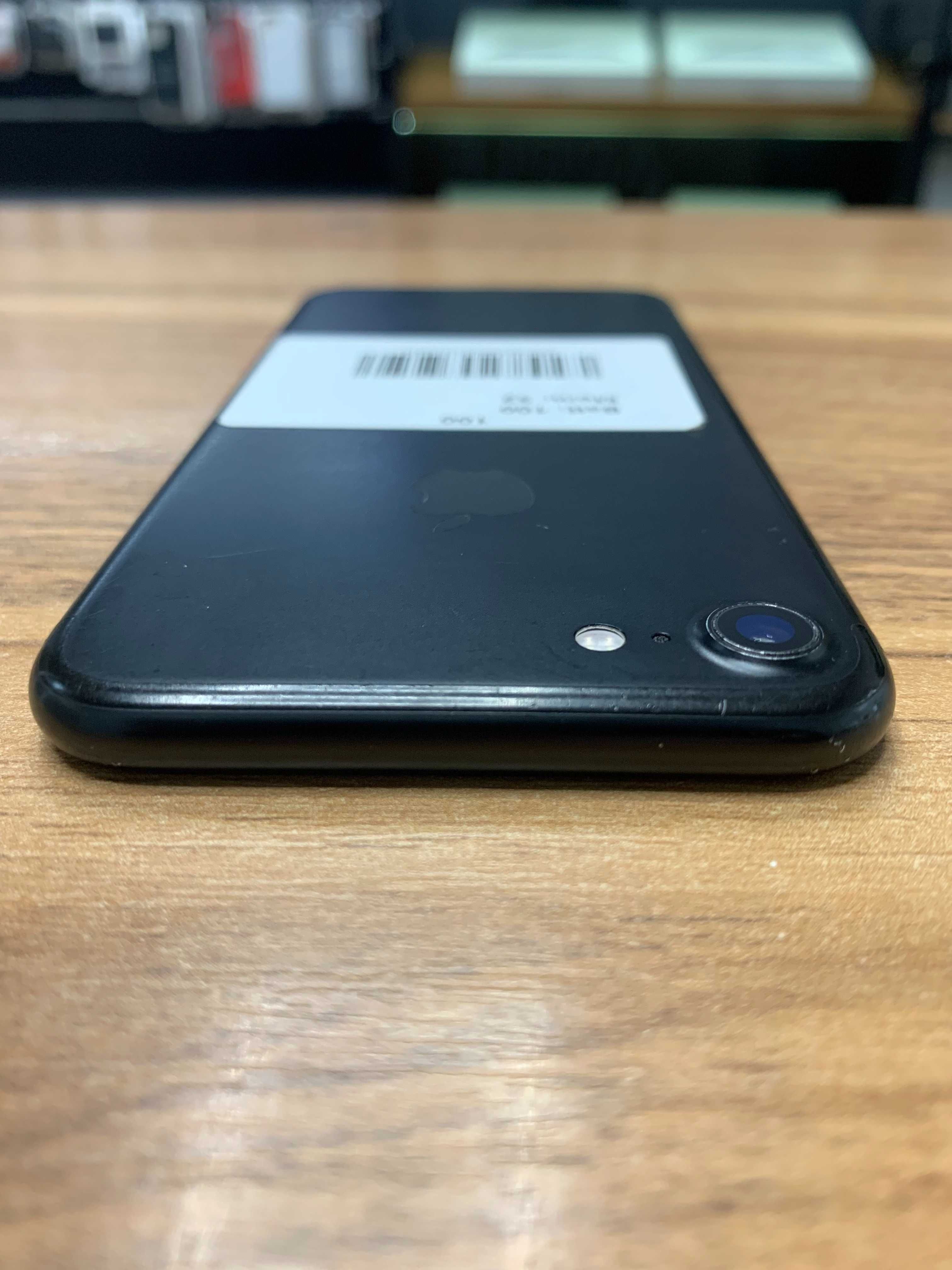 Apple iPhone 7 32GB Black | Гарантія 3 міс