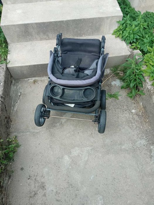 Cadeira, cadeira auto e cesto de bebé