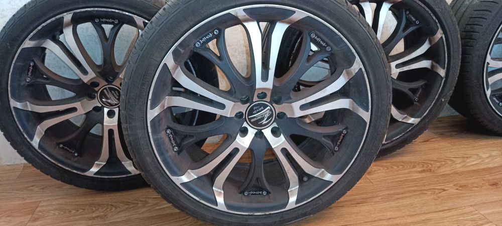 Продається комплект коліс на дисках Барракуда с резиной (225/40/18)