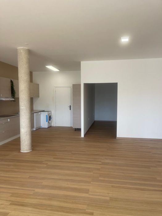 Loja convertida em apartamento80m2, 3 vagas +3 arrumos,