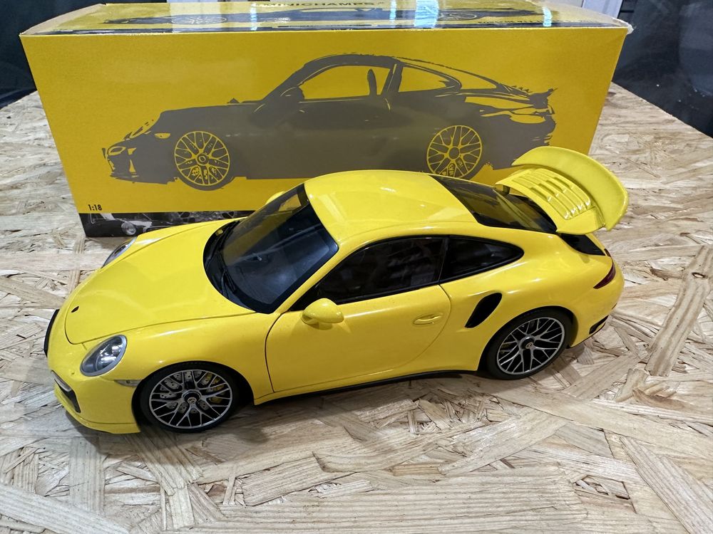 Minichamps Porsche 911 turbo S 2013 no autoart