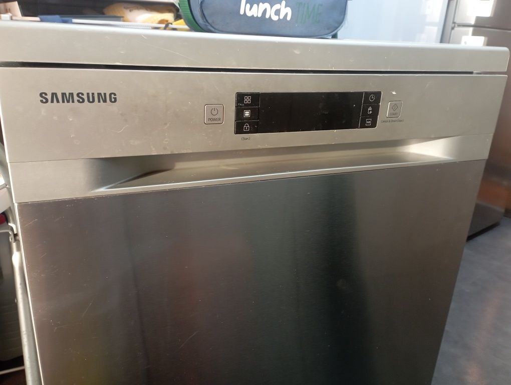 Máquina de lavar loiça avariada