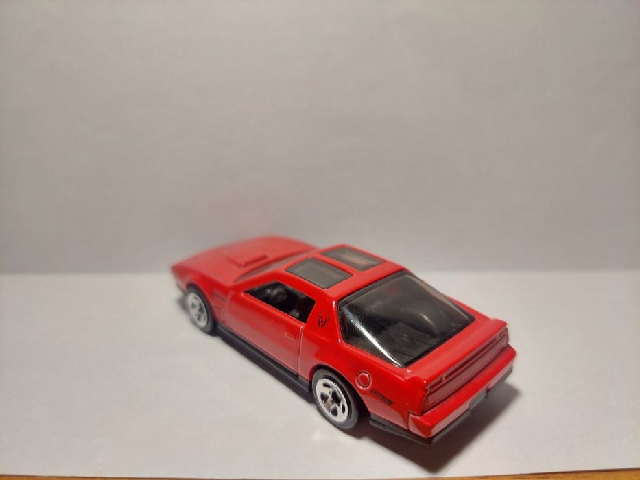Машинка Hot Wheels '84 PONTIAC FIREBIRD