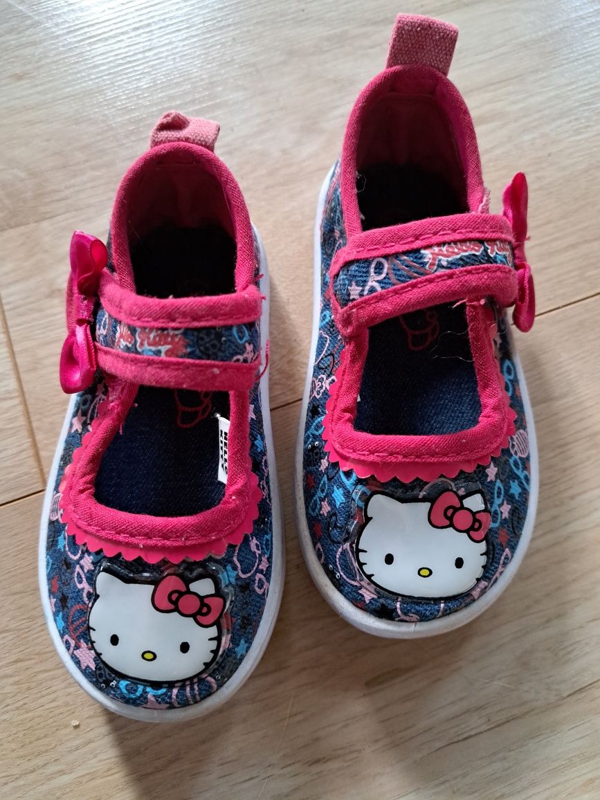 Buciki trampki CCC dziecięce rozmiar 21 Hello Kitty