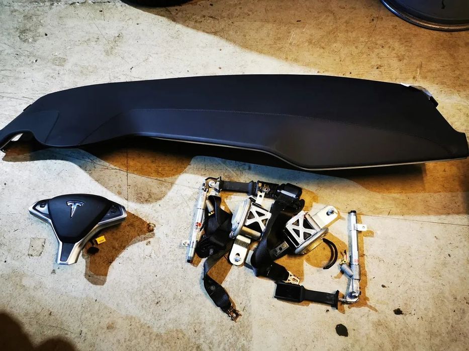 Tesla Model S DESKA ROZDZIELCZA konsola kokpit pulpit poduszki airbag pasy KOMPLET ORYGINALNY