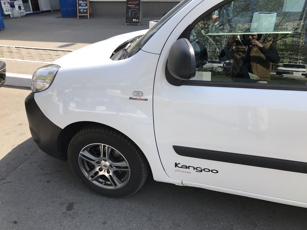 Продам авто Renault Kangoo 2015