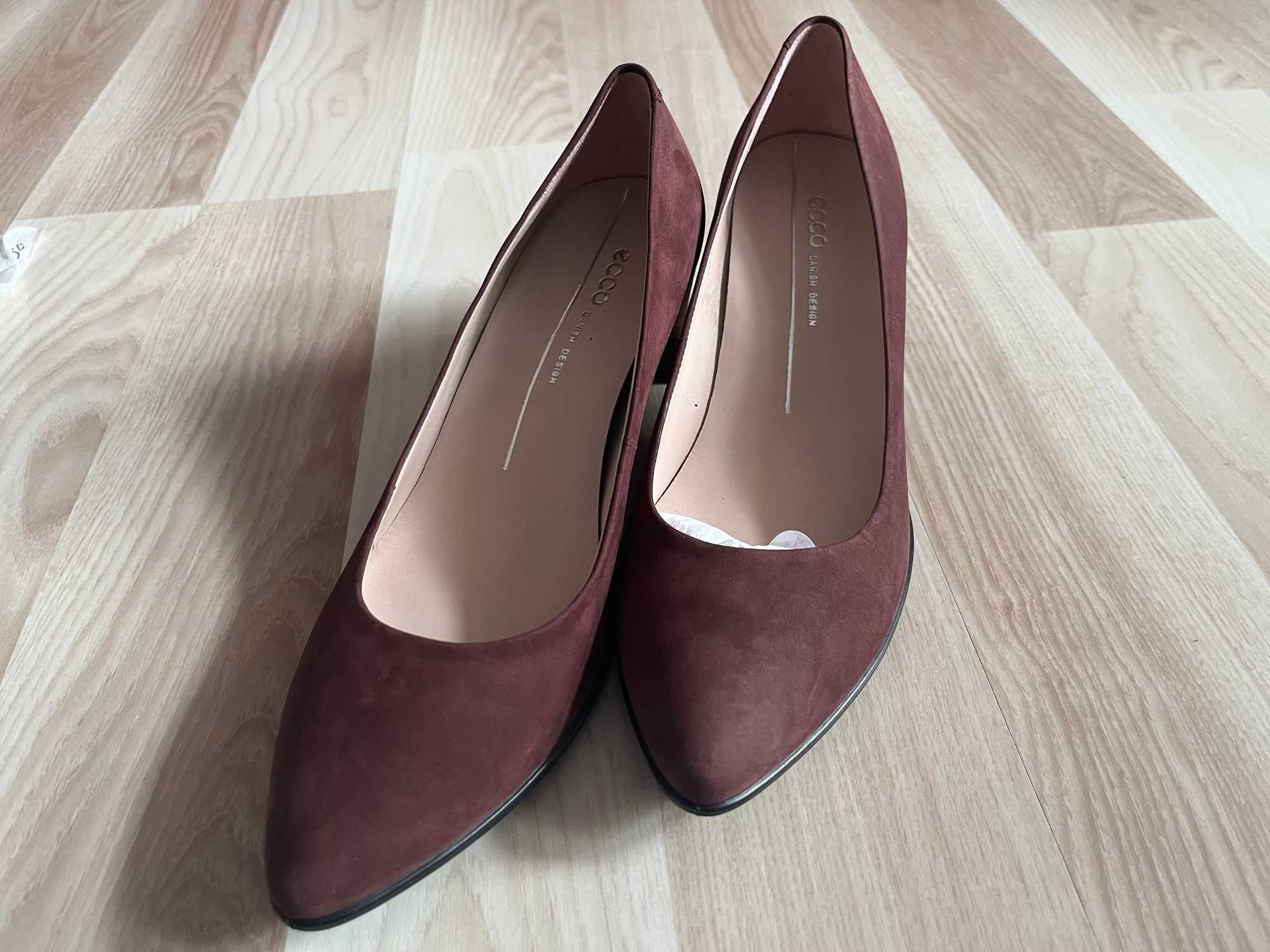 ECCO SHAPE 45 POINTY SLEEK 2.0 r.39 Chocolat Czółenka damskie