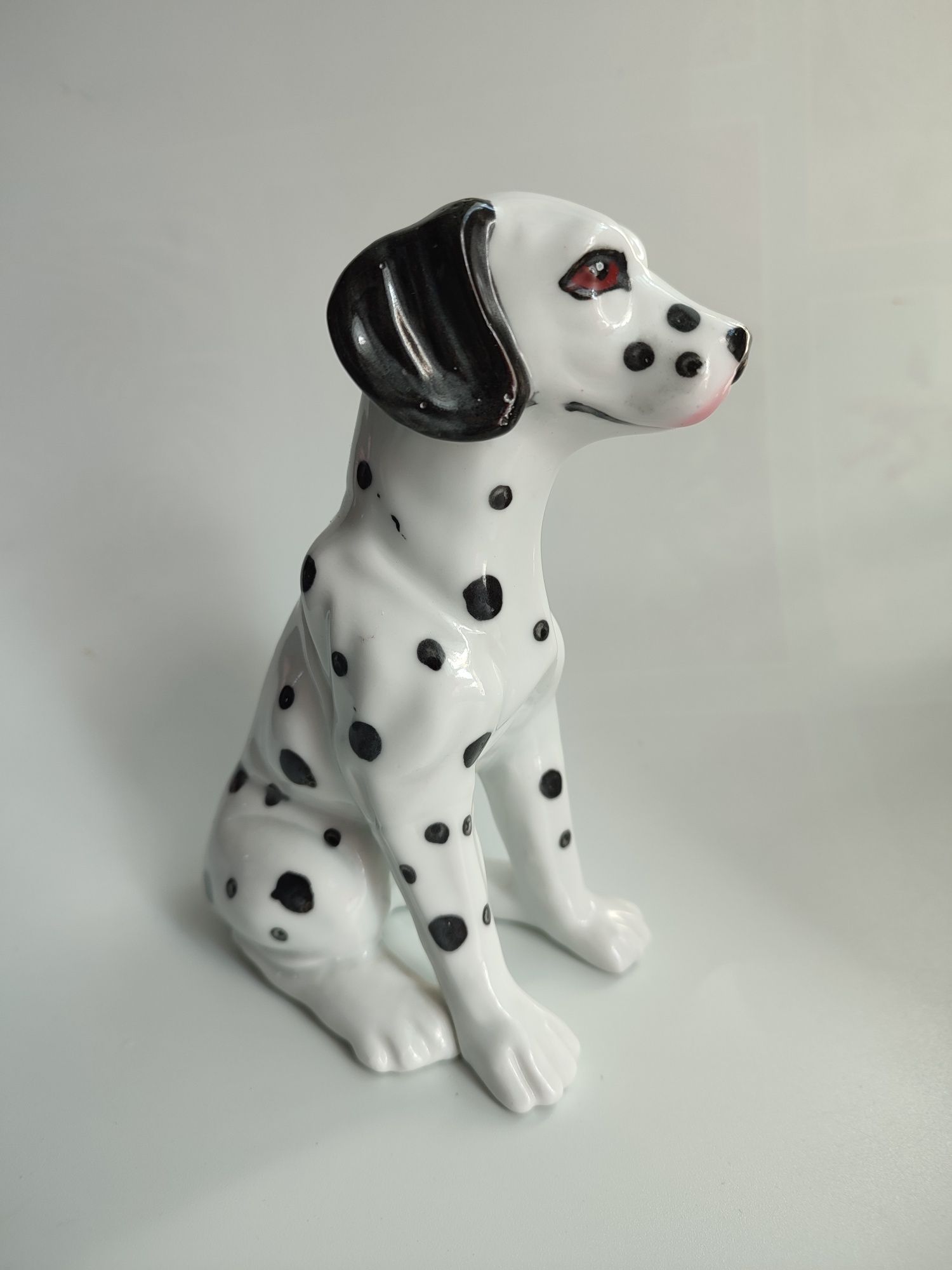 Pies porcelanowy dalmatynczyk