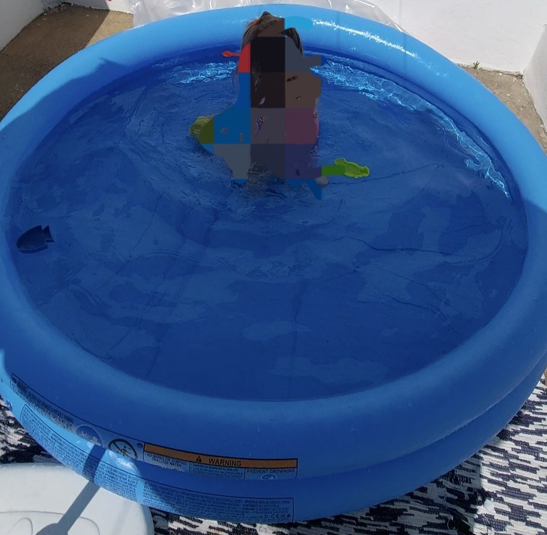 Piscina INTEX azul