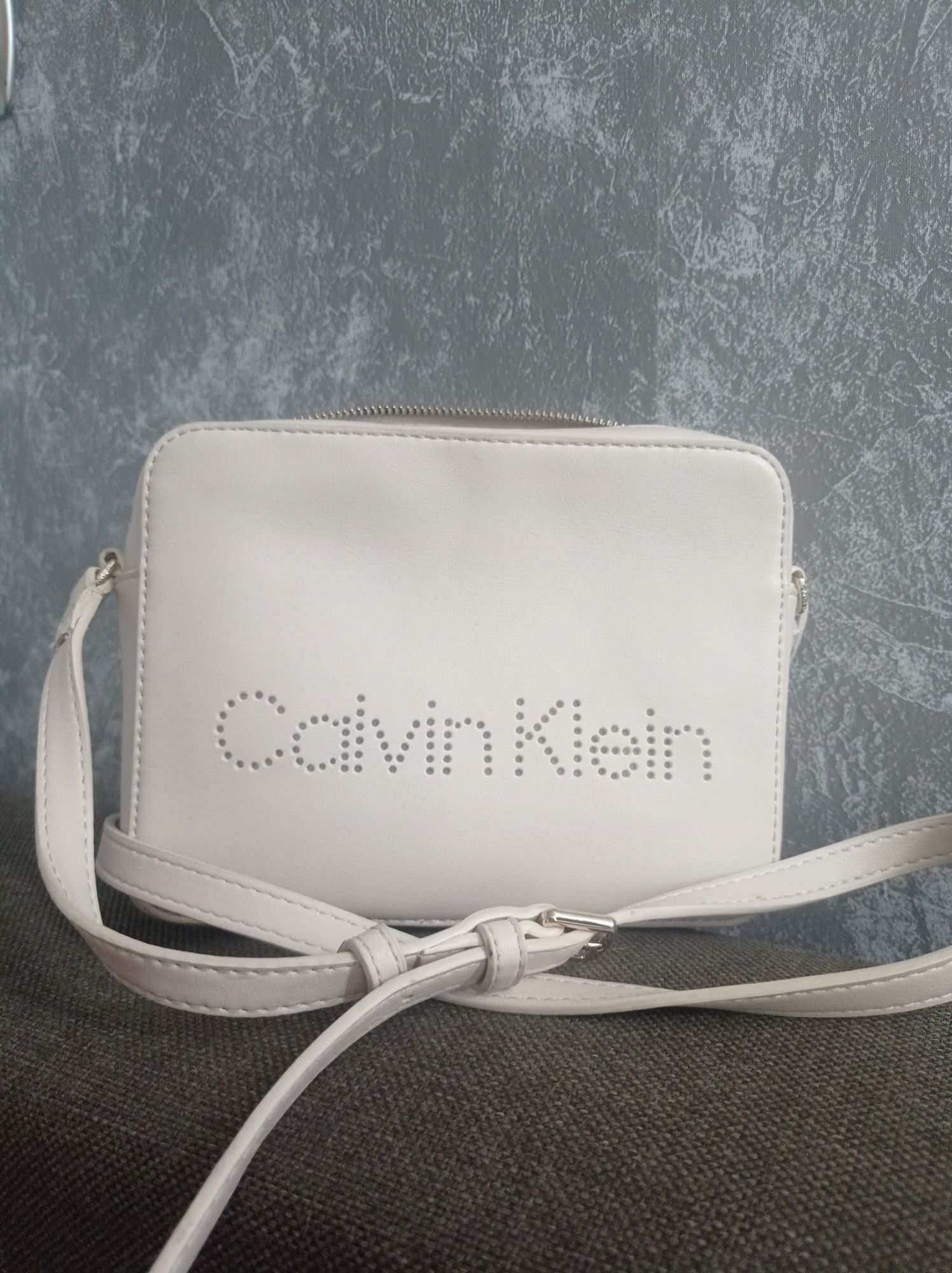 Beżowa torebka Calvin klein