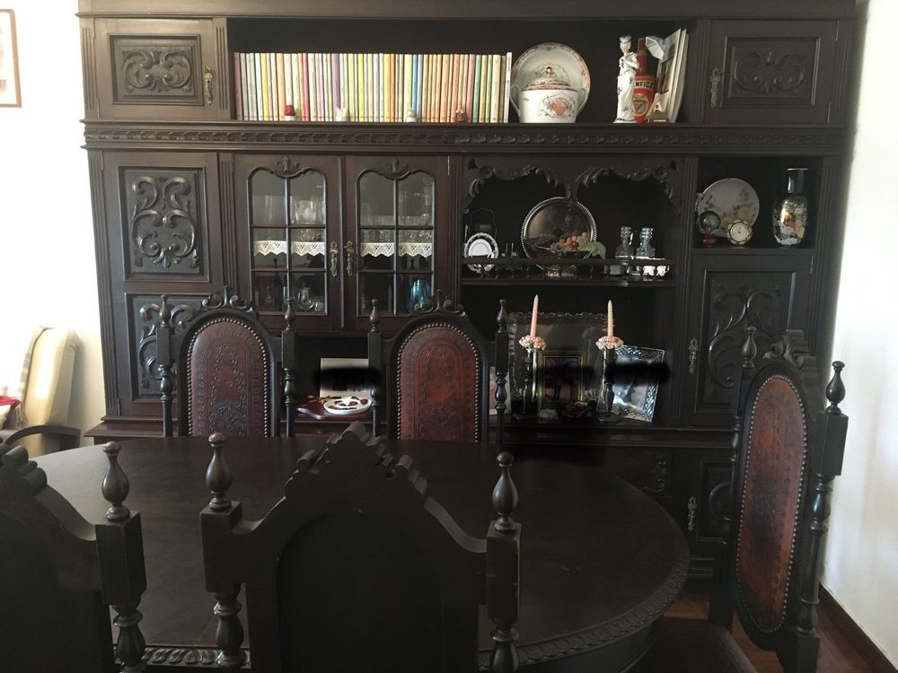Mobilia de sala jantar antiga