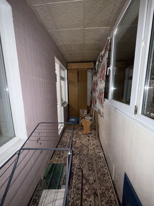 Світла 1‑кімнатна квартира 40 м², Дніпро, вікна на Образцовський ринок