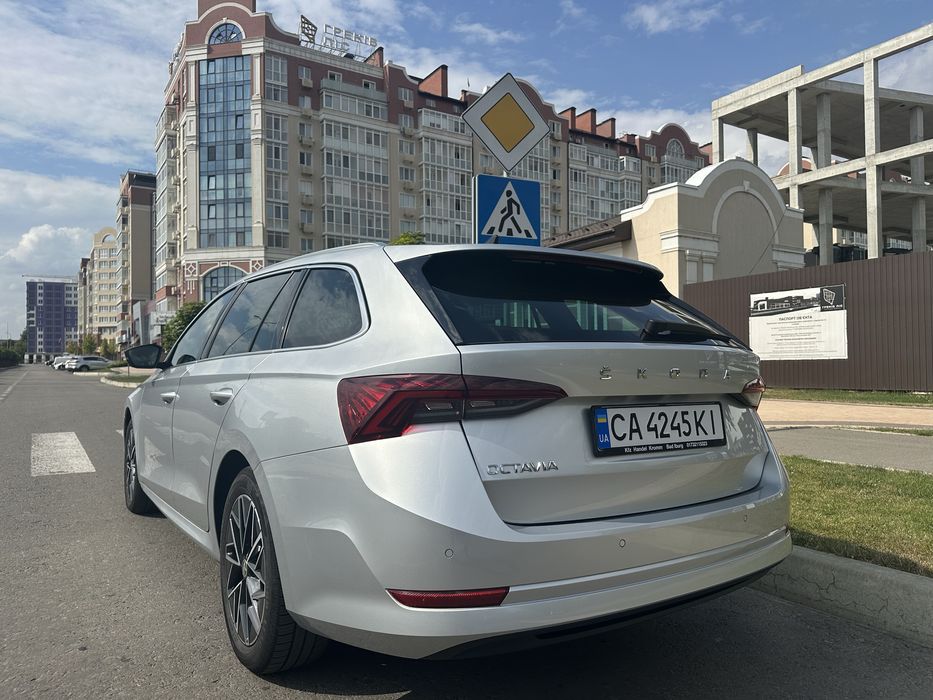Автомобіль шкода Октавія А8