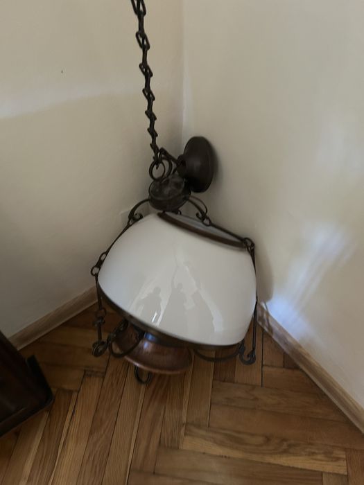 Żyrandol retro biały klosz