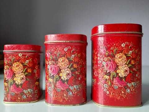 Latas  pequenas pintadas