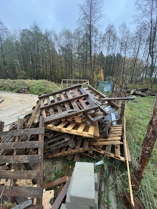 Palety po pustakach - drzewo