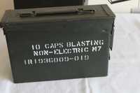 Skrzynka amunicyjna hermetyczna oryg. US Army 10 CAPS BLASTING
