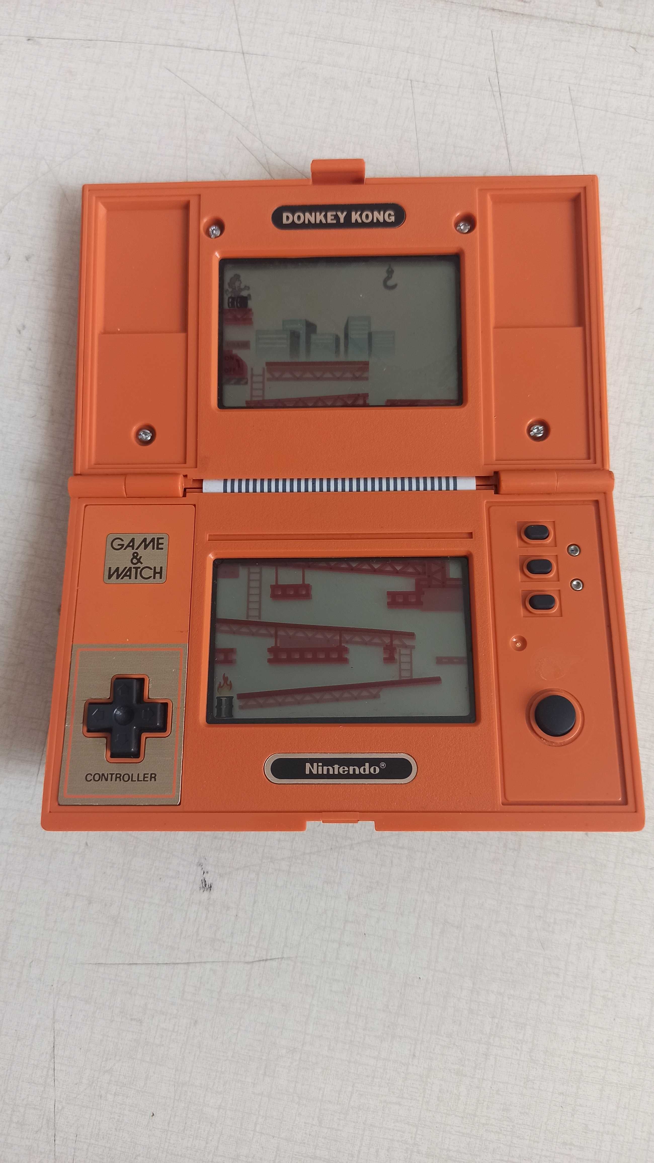 Nintendo Game Watch - Donkey Kong - 1982