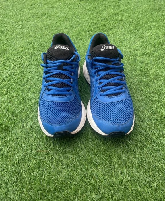 Sapatilhas Asics como novas.