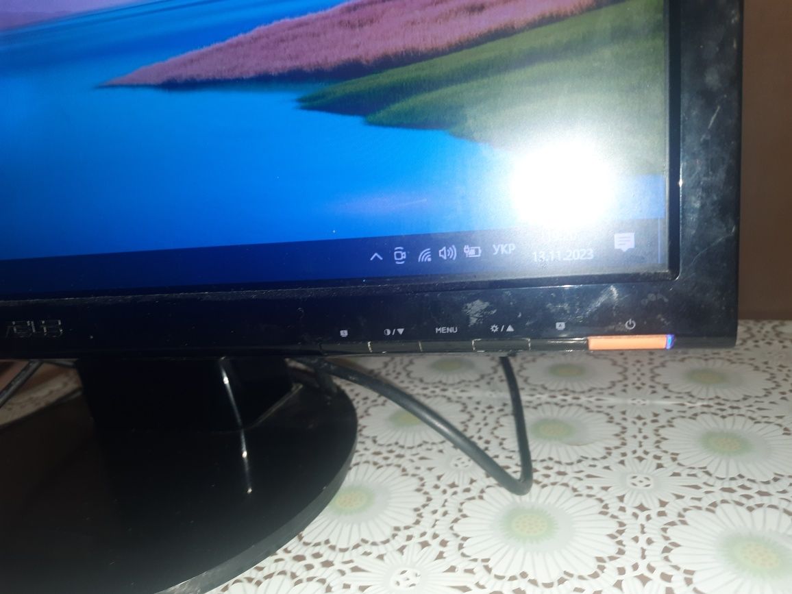 Продам монітор Asus vh228d 22"